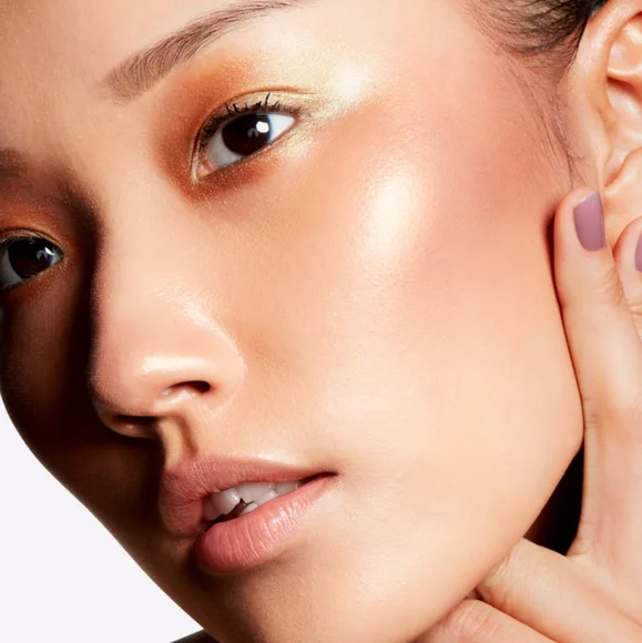 MAC Extra Dimension Skinfinish - Picture 4 of 4